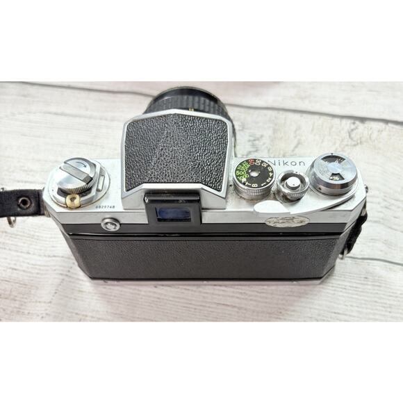 Nikon F Eye Level Silver 35mm SLR Film Camera Japan with Accessories Parts Only - Picture 4 of 14